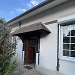 Jockey Stable By La Boite En Apartament