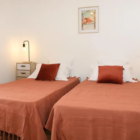 Jockey Stable By La Boite En